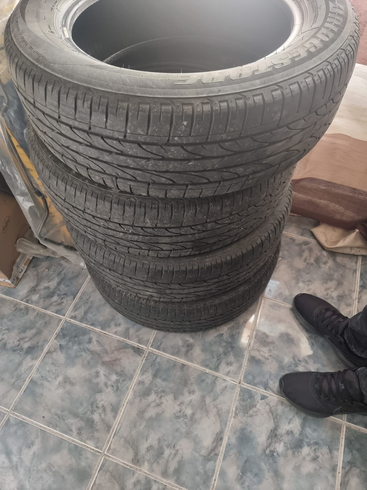 Bridgestone 215 60 17 vara