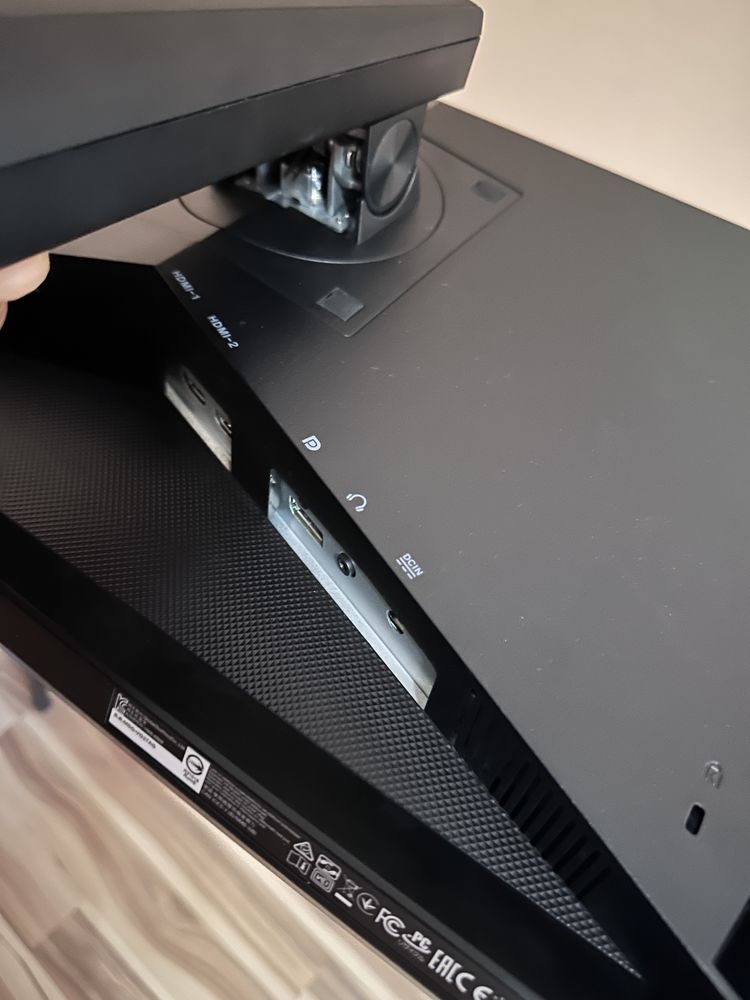ASUS TUF Gaming VG27AQ – 27” QHD IPS, 165Hz, G-Sync / FreeSync