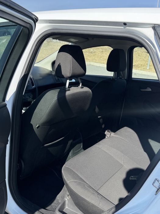 Inchiriez masina  pentru BOLT/UBER Ford Focus 2018  ,casa de marcat