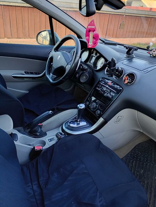 Vând Peugeot 308 automat 2011