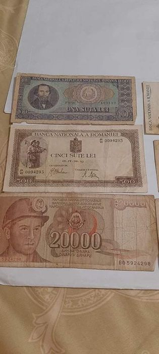 Bani vechi de vânzare!
