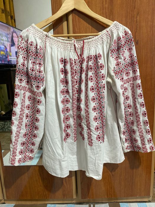 Bluza romaneasca
