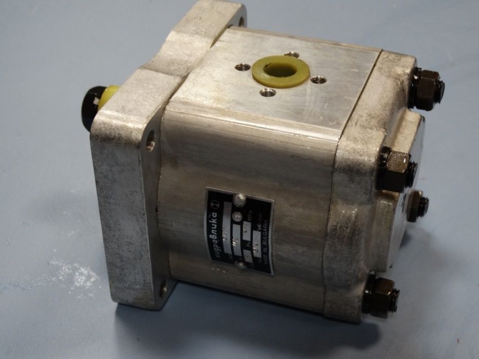 Хидравлична помпа C42X