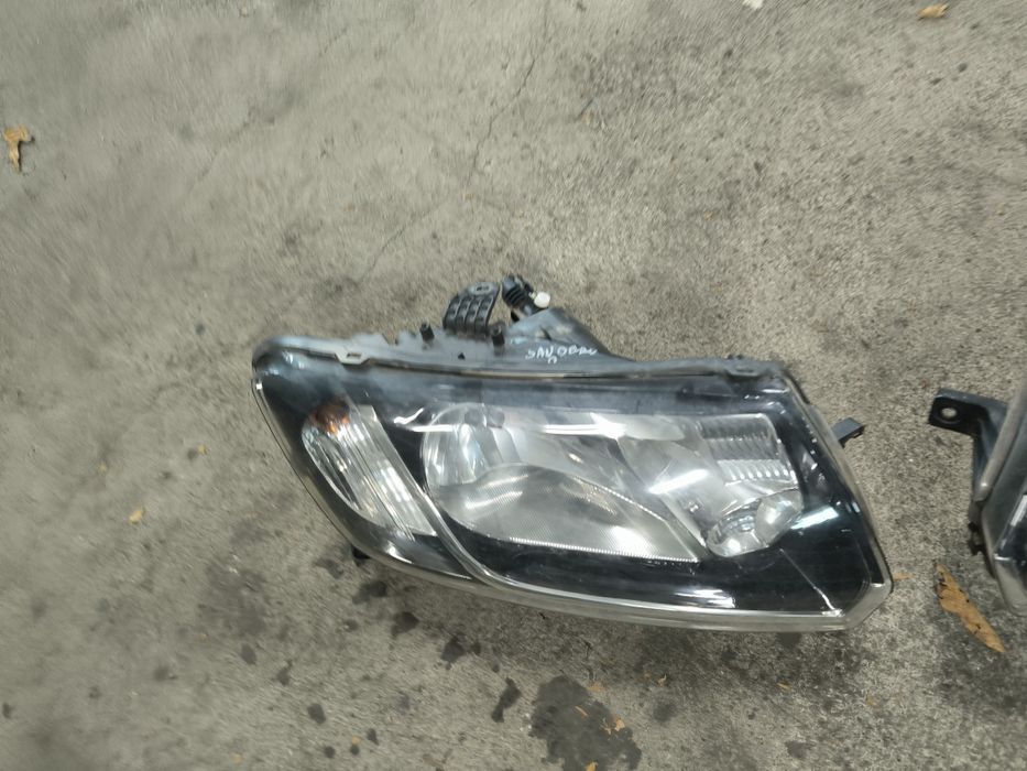 Фарове за Dacia Sandero