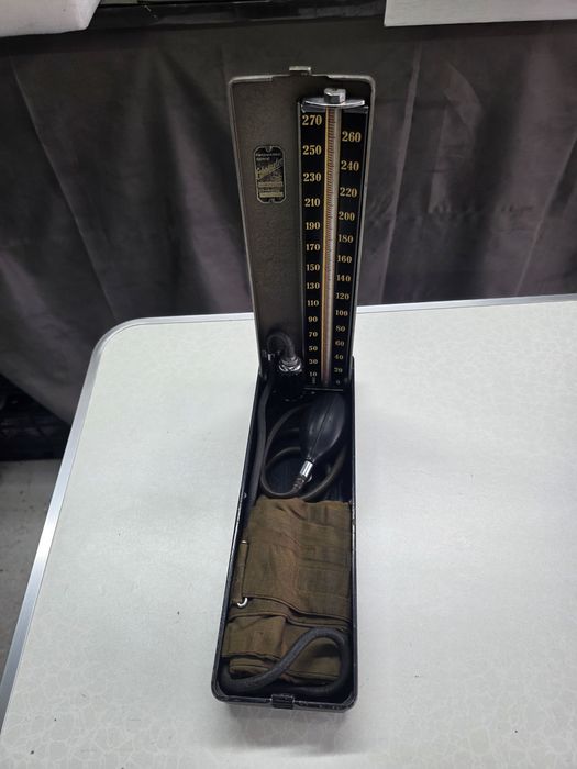 Стар апарат за кръвно налягане Erka