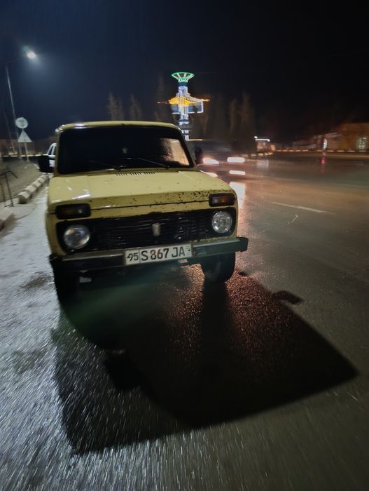 Niva 2121 Sotiladi