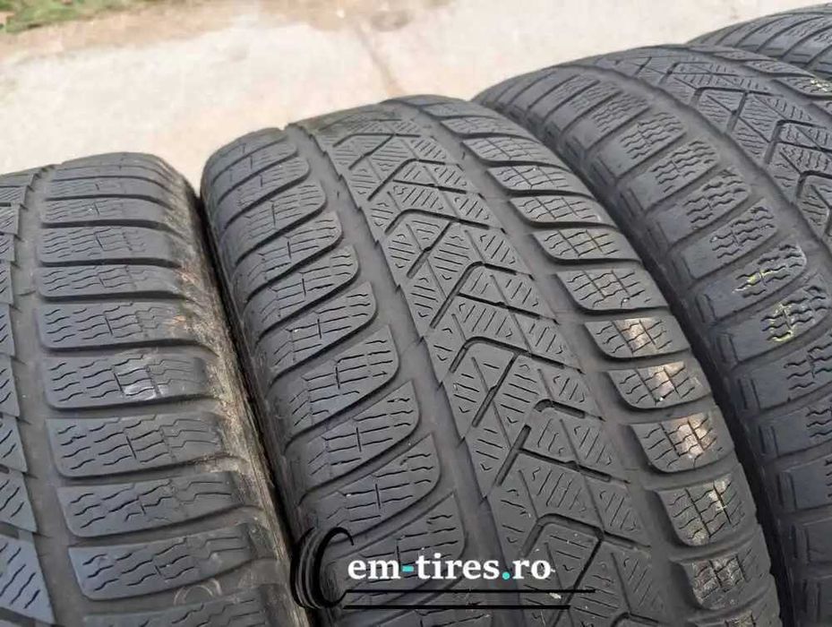 SET 4 Anvelope Iarna 245/45 R19 PIRELLI Sottozero 3 102V - Runflat