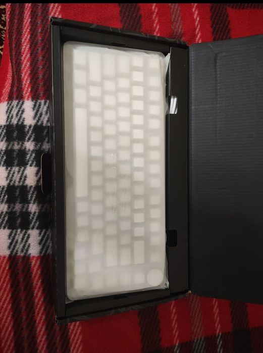 Продам переферию. Монитор, клавиатура и мышь