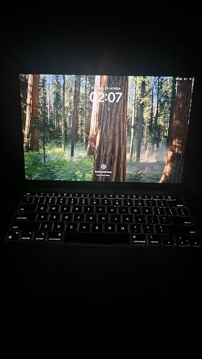 Продам MacBook M1 — в отличном состоянии!