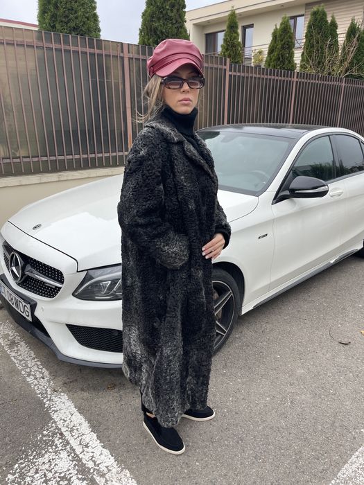 Haina lunga din blana naturala de astrahan