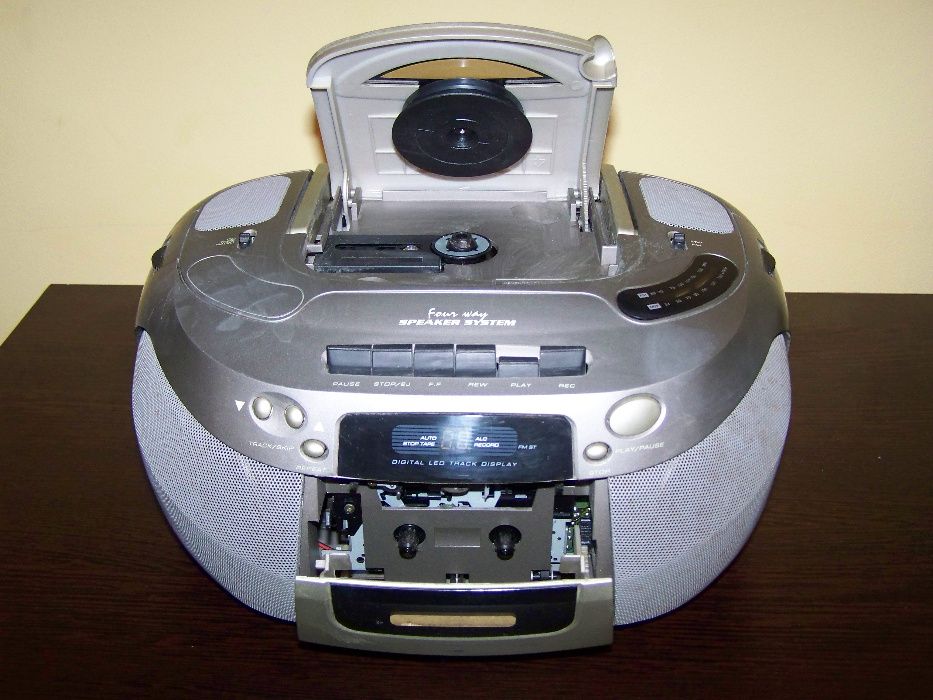 Radiocasetofon portabil cu CD Roadstar RCR-4541N/BZ