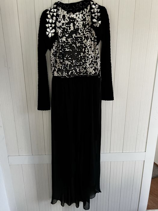 Вечернее платье с пайетками и декором