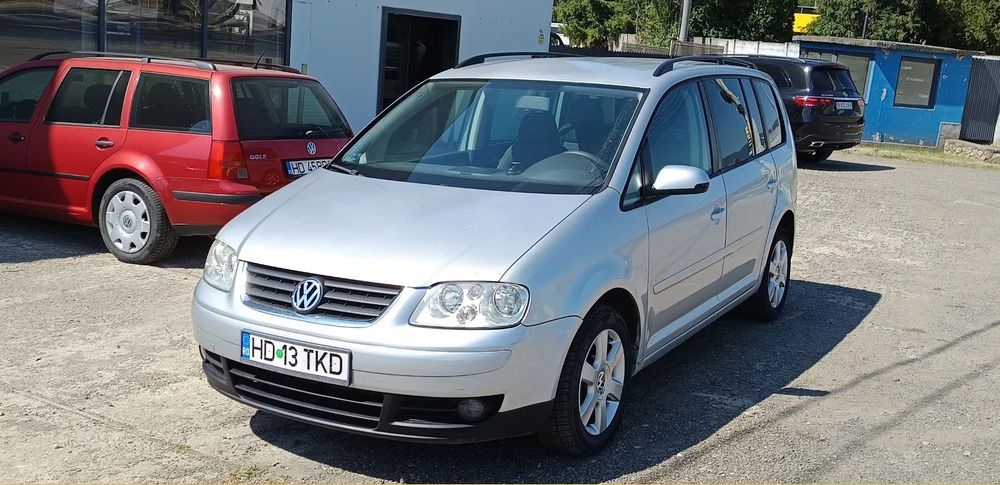 Volkswagen Touran 170 C.P./Navigatie/6+1 Viteze/Dublu Climatronic/Incalzire in scaune/
