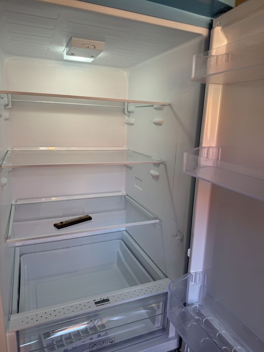 Vand Combina Frigorifica FRAM ,340 L, culoare albastra