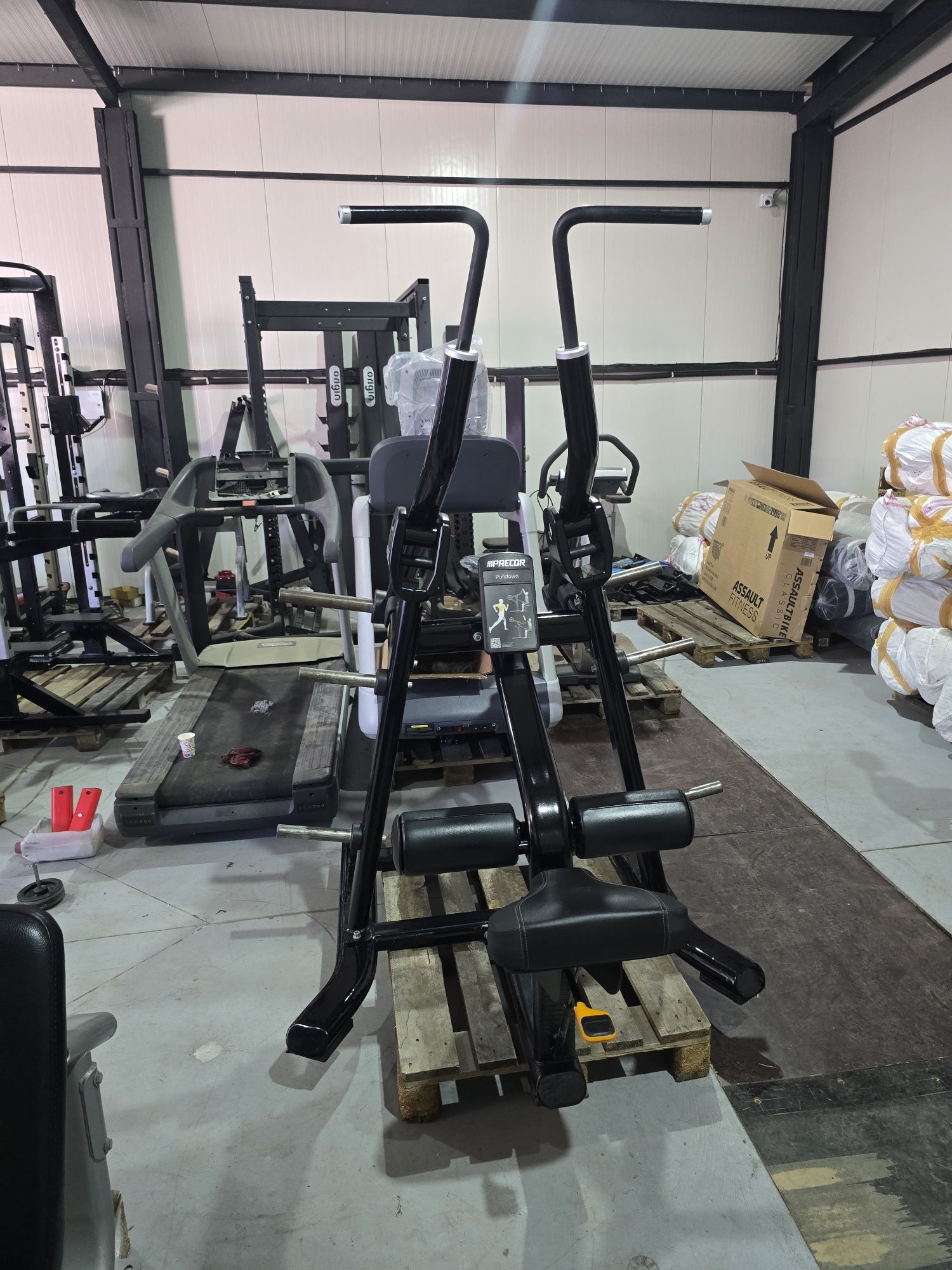 Фитнес уред Precor  discovery за гръб със свободни тежести професионал