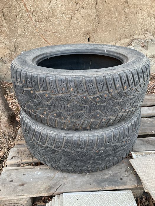 Продам покрышки зимние R17 2шт