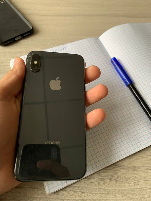 Iphone X qora norm holatda