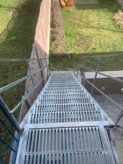 Scara metalica zincata  exterioara pentru ,case, beciuri și incendii