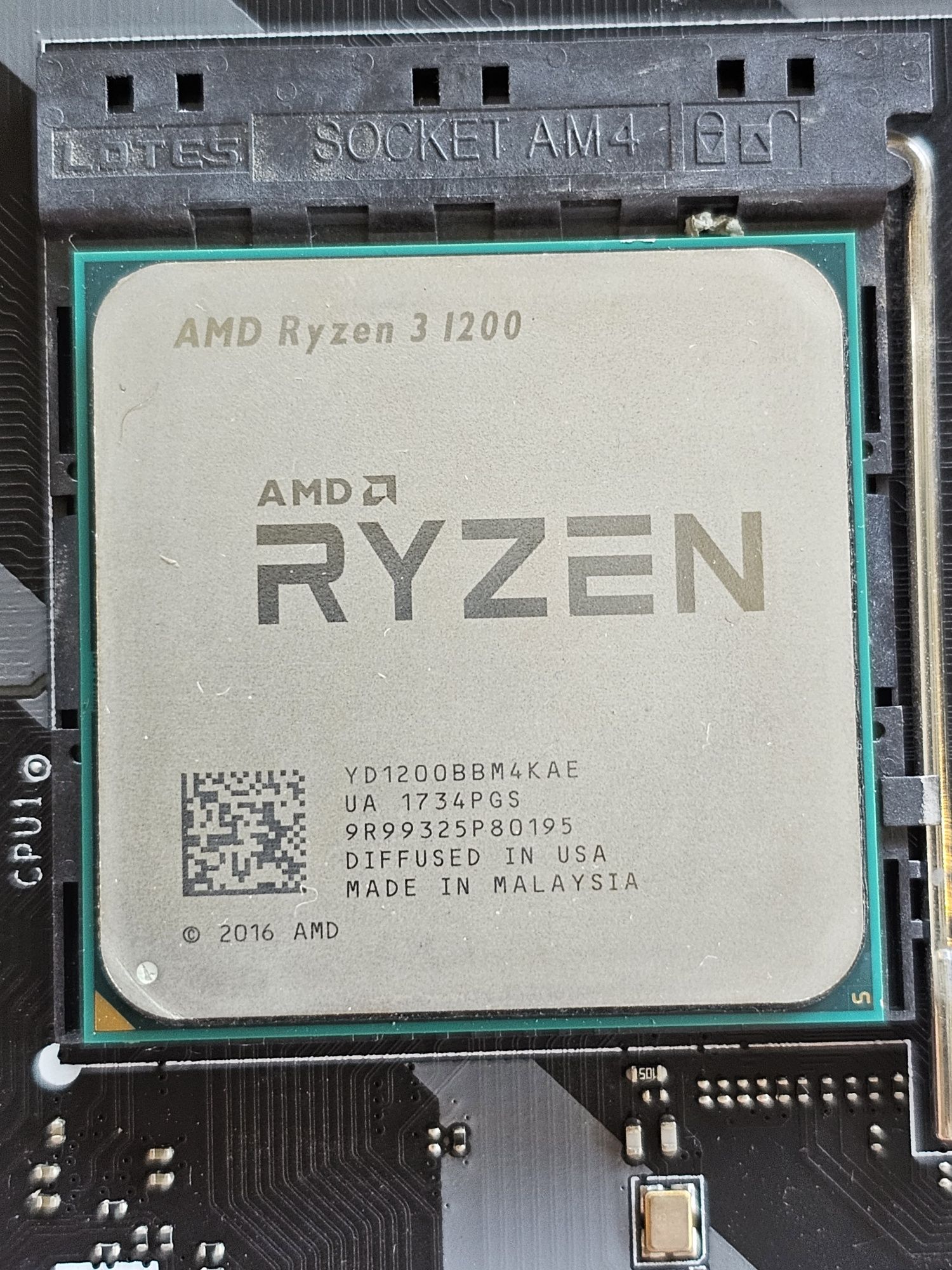 Ryzen 3 1200 3.1 MHz + Cooler AMD