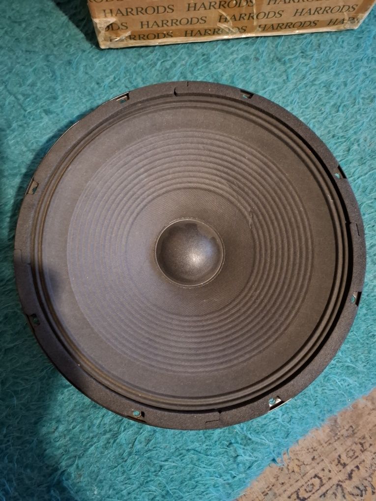 Говорител JBL. Внесен от САЩ преди години. Не е използван.Работи