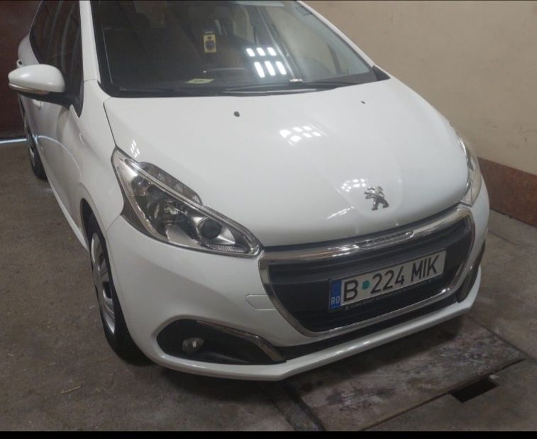 Vând Peugeot 208 - 2016