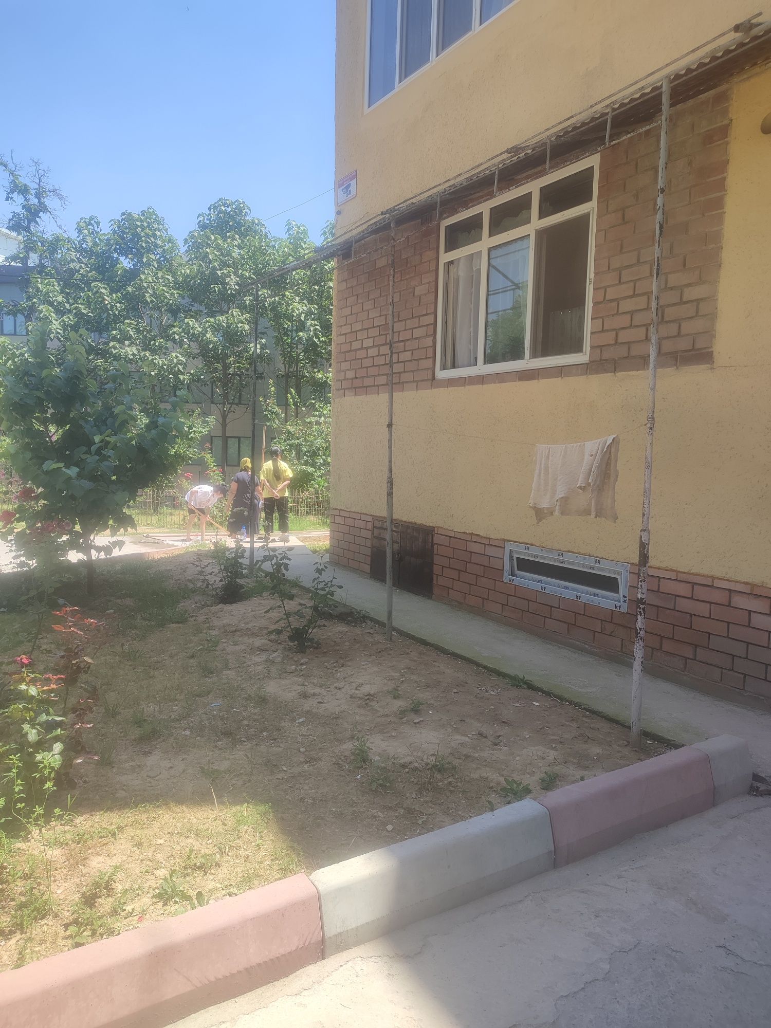 Продам квартиру 3 комнатную с двумя балконами и два санузла на ТТЗ 4