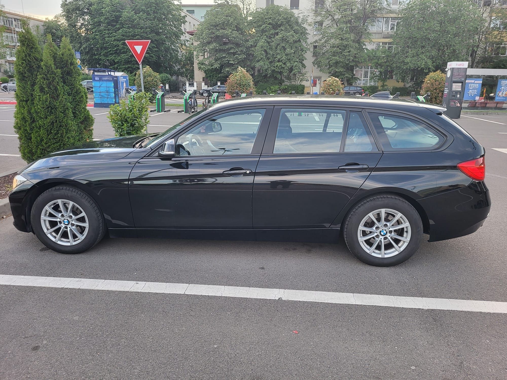 Vând BMW seria 3