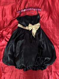 Черна сатенена рокля балон