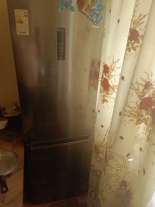 Продам холодос в идеале