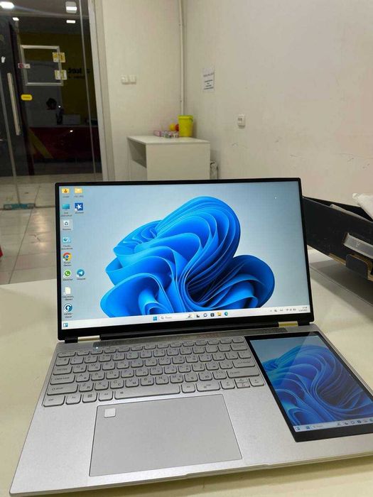 Noutbuk yangi 15,6 dyuym, Dual Screen 7.0 "sensorli", DDR4 SSD 256 GB