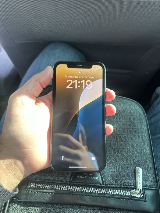 Продам Iphone 11 в идеальном состояний