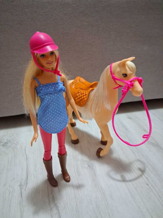 Set de joaca cal cu papusa Barbie