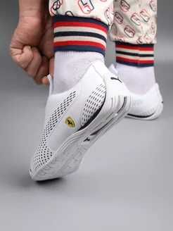 Белые кроссовки Puma 41 размер