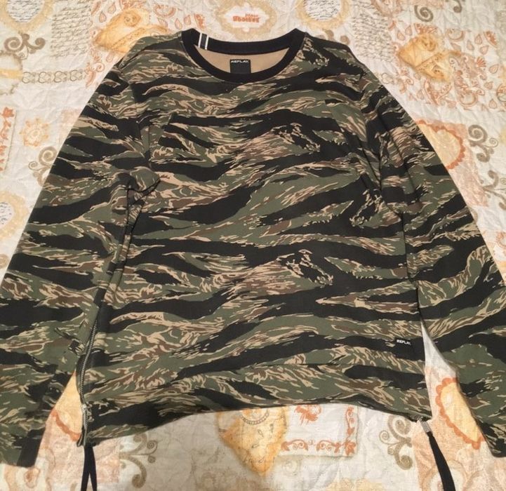 Блуза RAPLAY.  .