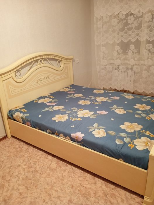 Кровать двухспальная, б/у