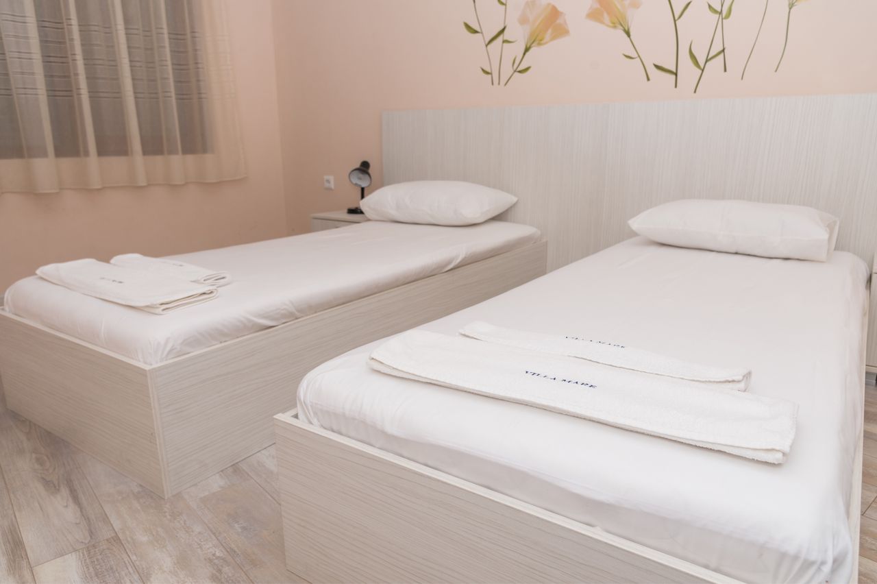 Дава се под наем Тристаен апартамент в Черноморец - 100 кв.м за 360 € - Снимка #6