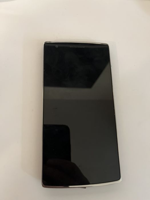 Telefon One Plus One defect