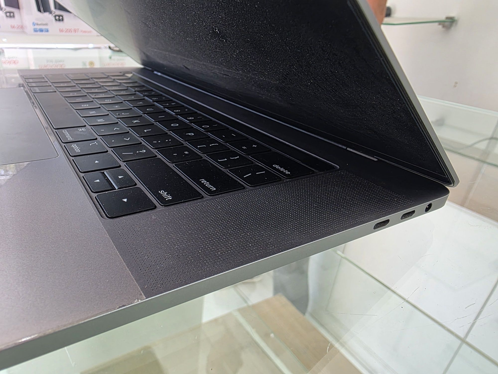 Macbook pro 15 16/256