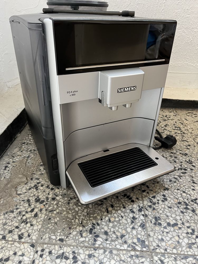Кафеавтомат Siemens EQ.6 Plus s300 TE653501DE, Керамична Мелачка 1500W