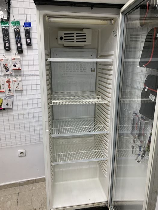 Хладилна витрина Ugur