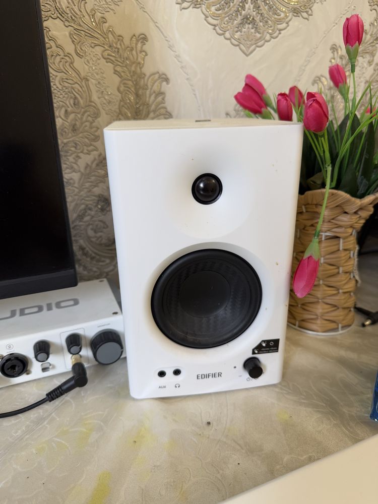 Tayyor studia sotiladi. B2, m-audio, edifier mr4, samsun carbon61 midi