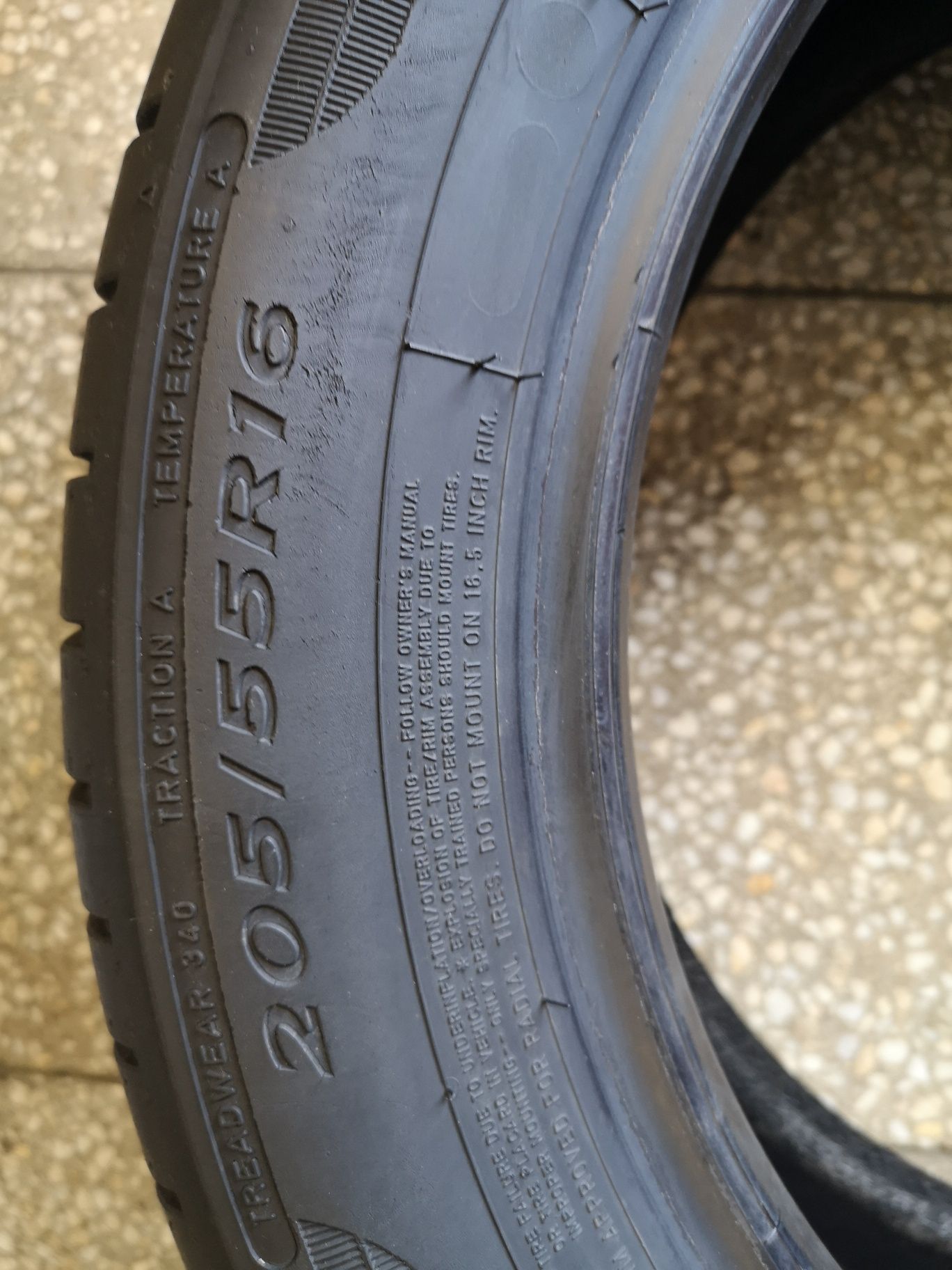 205 55 16 Dunlop Sport BluResponse