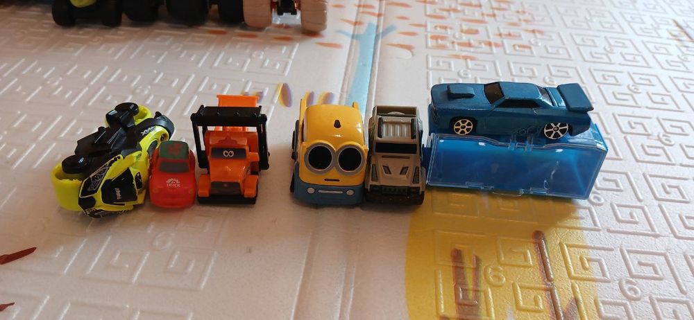 Машинки разные, 10 шт