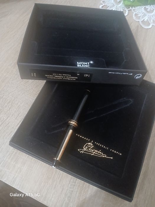 Vând stilou Montblanc nou penita aur 14 k