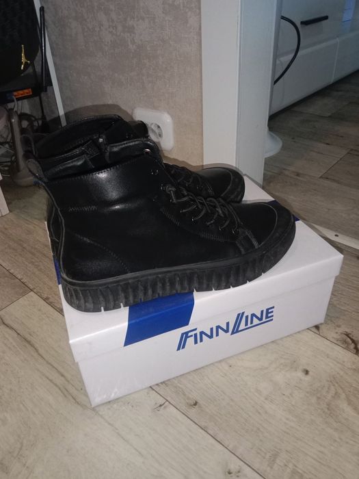 Продаю ботинки мужские