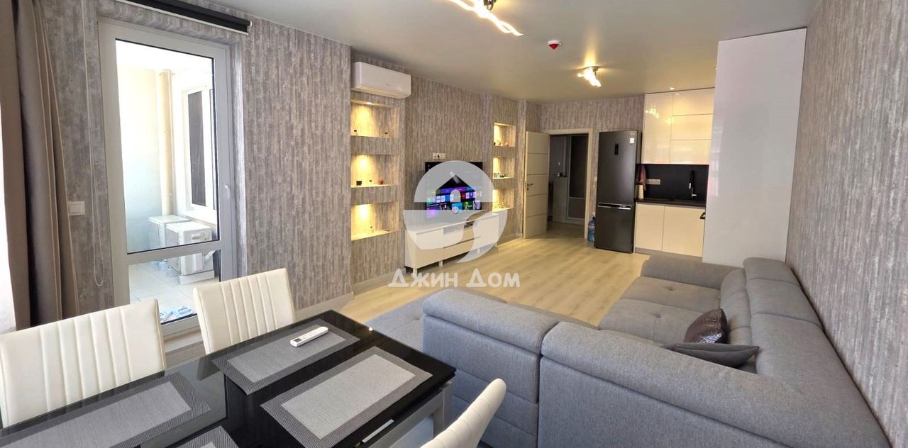 Продава се Двустаен апартамент в Бургас, Славейков - 84 кв.м за 2739 €/кв.м - Снимка #2
