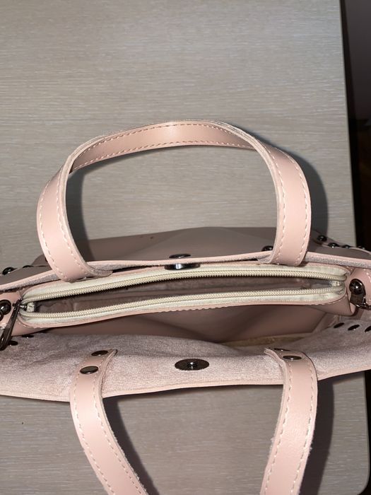 Дамска чанта с къса дръжка