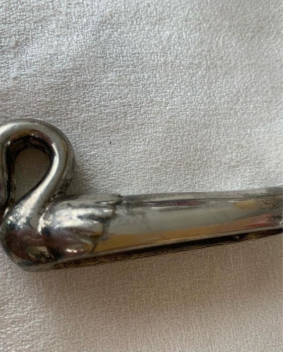 Порт куто  на масата.Френски.