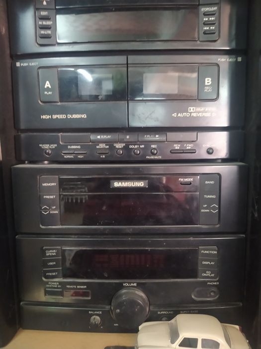 Музыкальный центр Самсунг.