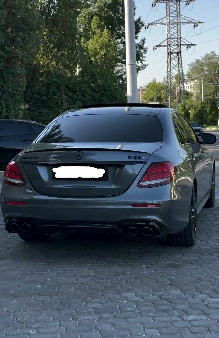 Mercedes Benz E53 AMG